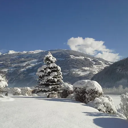 Huaterhof Apartament *